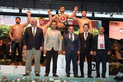Büyükşehir güreşçisinden büyük başarı