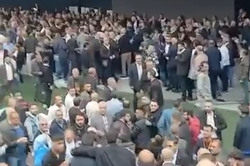 YENİ Parti İlçe Kongresinde gerginlik: Seçim iptal edildi