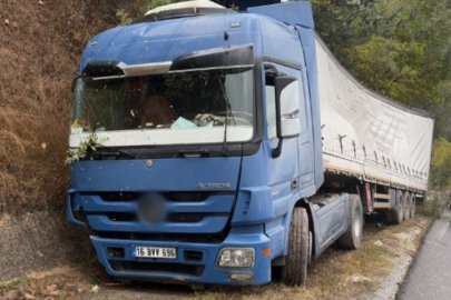 İnegöl'de kontrolden çıkan TIR kanala uçtu