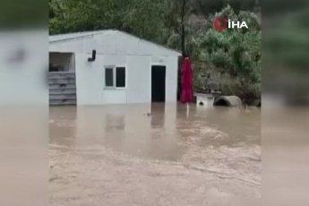 Mudanya'daki taşkında mahsur kalanlar işte böyle kurtarıldı
