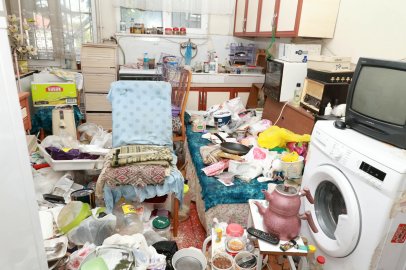 Osmangazi’de kötü koku yayan çöp ev temizlendi