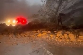 Uludağ yolunda heyelan paniği