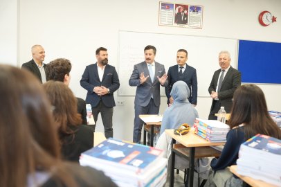 Yenişehir’den üniversite adaylarına kitap desteği