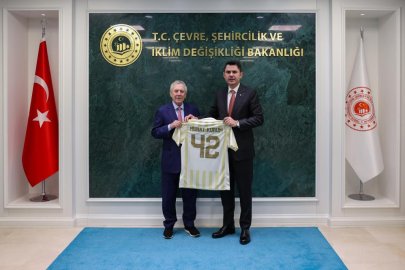 Bakan Kurum, Fenerbahçe Başkanı Aziz Yıldırım’ı kabul etti