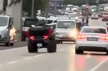 Bursa'da ATV'li trafik canavarı kamerada