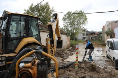 Mudanya'da sel ve su baskınına müdahale sürüyor