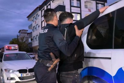 Bursa'da ehliyet sınavında kopya düzeneğiyle yakalandı