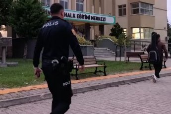 Bursa'da ehliyet sınavında kopya düzeneğiyle yakalandı