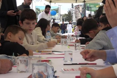 Bursa'da "Filistinli Çocuklar İçin Çiz" etkinliği