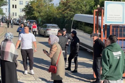 Orta okulda bıçaklı saldırı! Çok sayıda öğrenci yaralandı