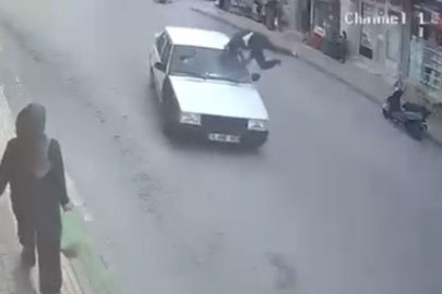 Bursa'da korkutan kaza: Karşıdan karşıya geçen yayaya çarptı