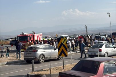 MHP'li vekilin konvoyunda kaza: 1 ölü, 4 yaralı