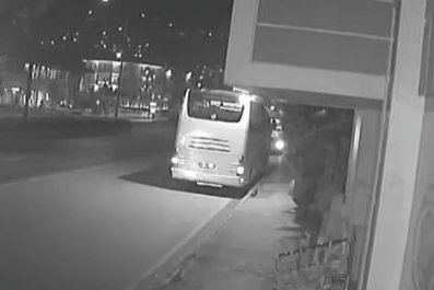 11 kişiye mezar olan tur otobüsü Bursa'da böyle görüntülendi