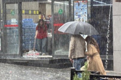 Bursa’da sağanak başladı fırtına uyarısı geldi