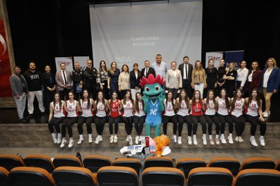 Kız çocuklarının hayallerine Ekerspor'dan destek
