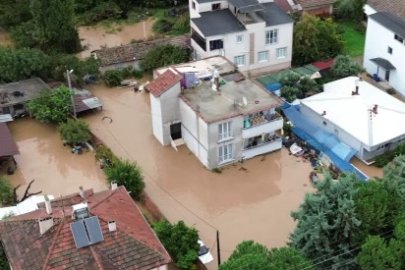 İznik'te Kara Dere taştı, evleri ve tarlaları su bastı