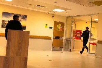 Bursa'da sedye üzerinde hayata döndürme çabası