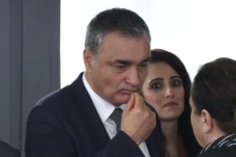 CHP'li Sarı: Özgür Özel İzmir halkından özür dileyecek