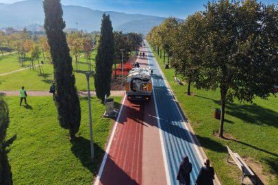 Büyükşehir’den park ve bahçelere düzenli bakım