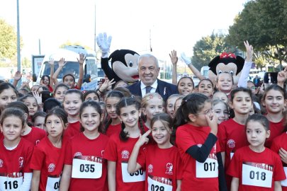 Nilüfer’de bin 749 öğrenci Cumhuriyet için koştu