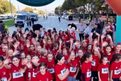 Nilüfer’de bin 749 öğrenci Cumhuriyet için koştu