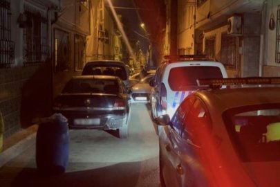 Bursa'da önce otomobille, sonra kaldırım taşıyla kovaladı