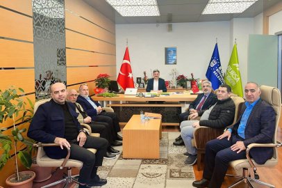ESDER Bursa'dan Kent Konseyi Başkanı Orhan Samast’a hayırlı olsun ziyareti