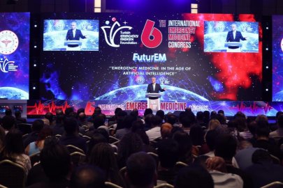 Bakan Memişoğlu 6. Uluslararası Acil Tıp Kongresi'nin açılışına katıldı