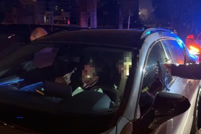 Kırmızı ışıkta beklerken uyuyakaldılar