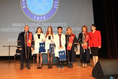 Hekim adayları BUÜ'de beyaz önlüklerini giydi