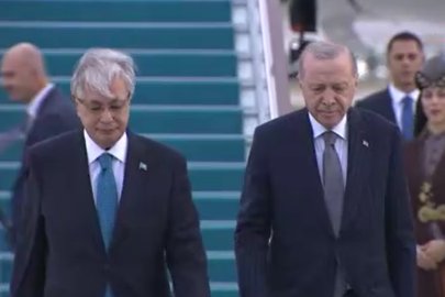 Cumhurbaşkanı Erdoğan, Tokayev’i havalimanında karşıladı