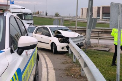 İnegöl'de otomobil bariyerlere çarptı: 1 yaralı