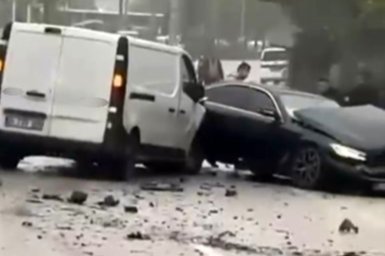 Bursa'da yağmurlu havada zincirleme kaza: 5 yaralı