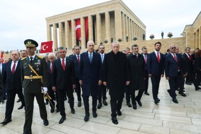 Erdoğan başkanlığındaki devlet erkanı Anıtkabir'i ziyaret etti