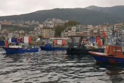 Gemlik'te deniz Türk bayraklarıyla donatıldı
