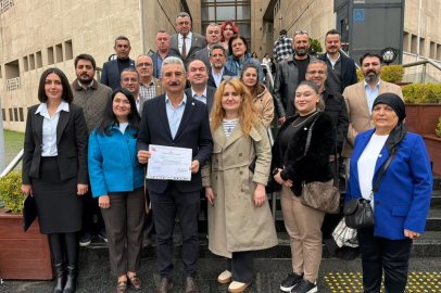 Yeni Parti Bursa İl Başkanı Yeşiltaş mazbatasını aldı