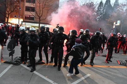 Hamburg'da gençlik protestosu olaylı bitti