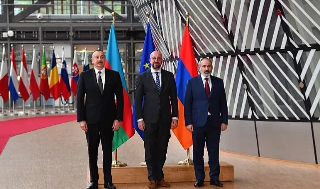 Aliyev ve Paşinyan aynı masada