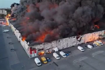 AVM yangınında bin 348 dükkan küle döndü