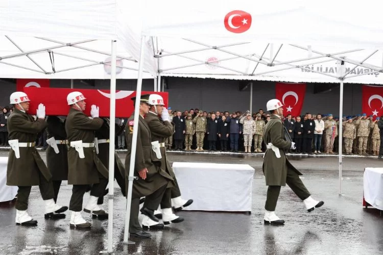 Bakan Güler ve TSK Komuta Kademesi şehit askerler için düzenlenen törene katıldı