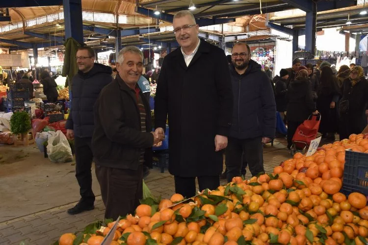 Başkan Özkan, pazar esnafını ziyaret etti