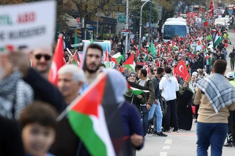 Birçok kentte "El Ele Gazze Şeridi" eylemi düzenlendi