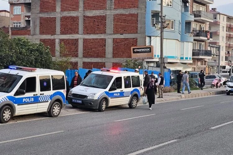 Bursa'da biri bıçakla, diğeri jantla saldırdı
