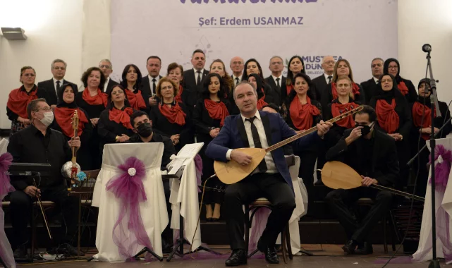 Bursa’da büyüleyen konser… ‘Yedi Bölge Yedi Renk Türkülerimiz’