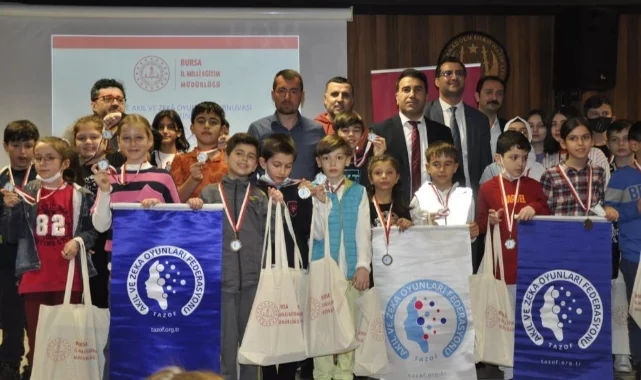 Bursa'da dereceye giren öğrenciler ödül aldı  