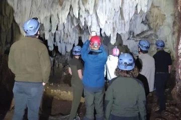 Bursa'da Doğa Koruma ve Milli Parklar ekibine mağara eğitimi