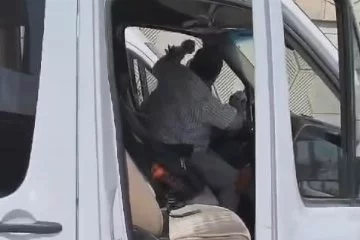 Bursa'da dolmuş şoförlerinin kavgası kamerada