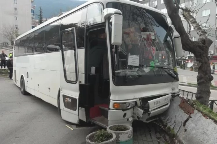 Bursa'da freni patlayan otobüs dehşet saçtı