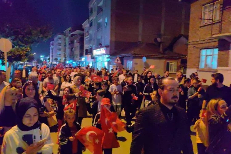 Bursa'da geleneği bozmadılar, 23 Nisan coşkuyla kutlandı