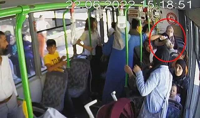 Bursa'da halk otobüsü şoförü, yolcuyu hastaneye yetiştirdi
